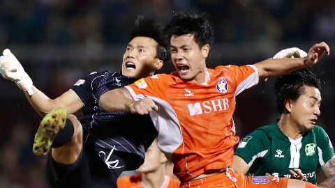  Lộ ‘phao cứu trợ’ giúp Tiến Dũng cản penalty của Công Phượng